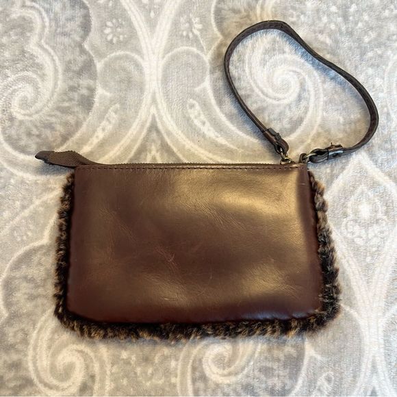Patricia Nash leather wristlet shearling trim - Picture 3 of 5